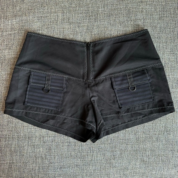 BECCA Pants - BECCA Retro Bermuda Board‎ Shorts Size Medium